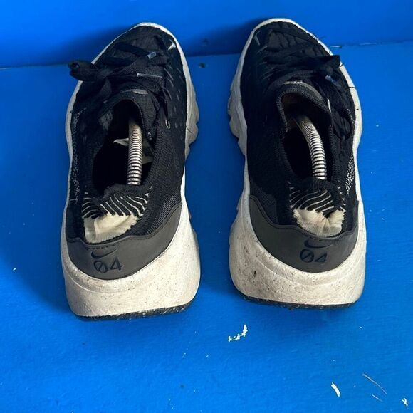 Nike Space Hippie 04 Womens Sneakers Black Smoke Grey Size 10.5 DA2725-001